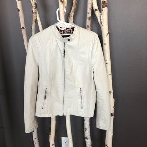 Leather Jacket. Cream color.